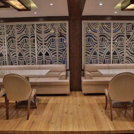 Hotel K P Pride Jalgaon Экстерьер фото
