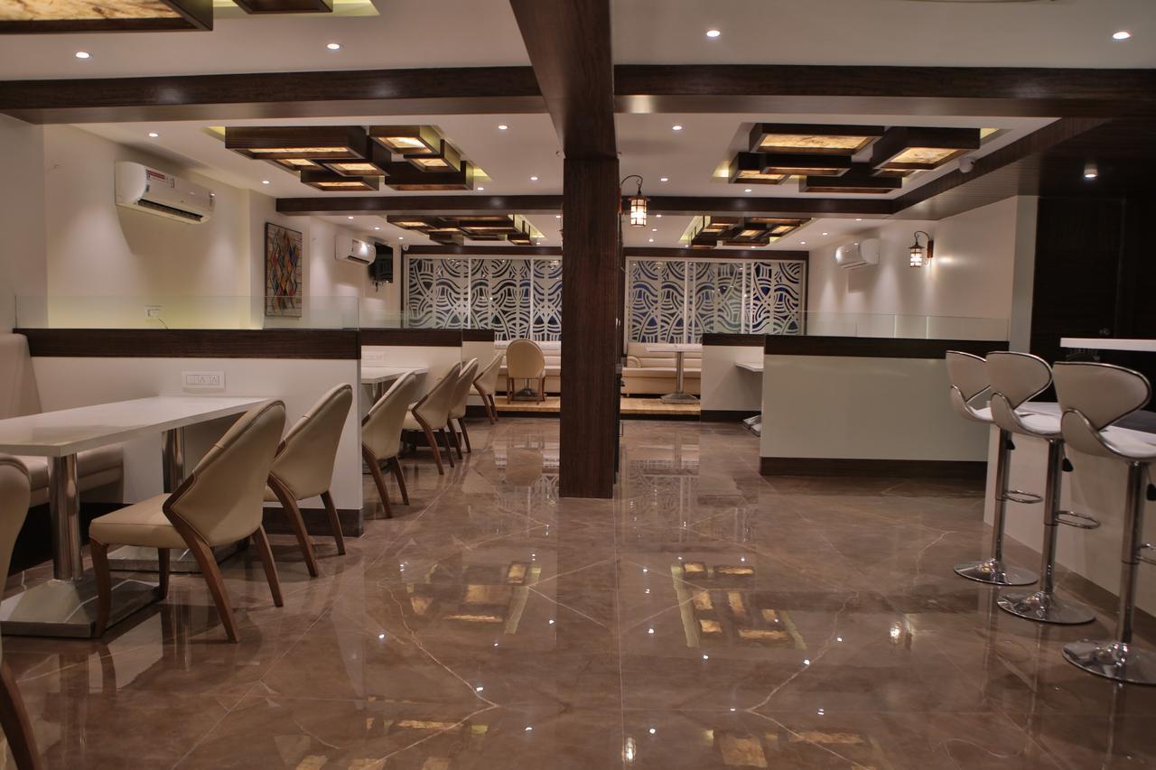 Hotel K P Pride Jalgaon Экстерьер фото