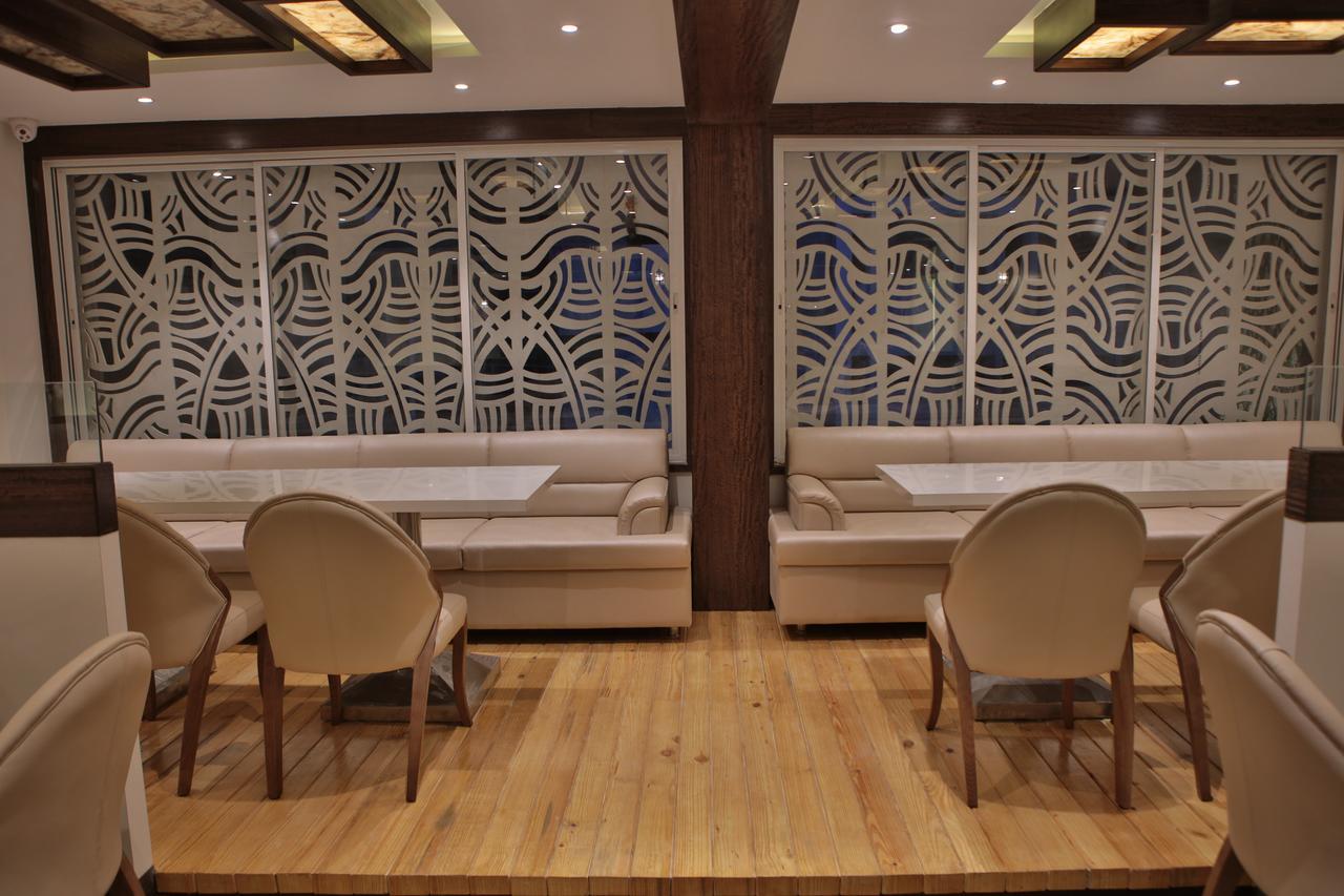 Hotel K P Pride Jalgaon Экстерьер фото